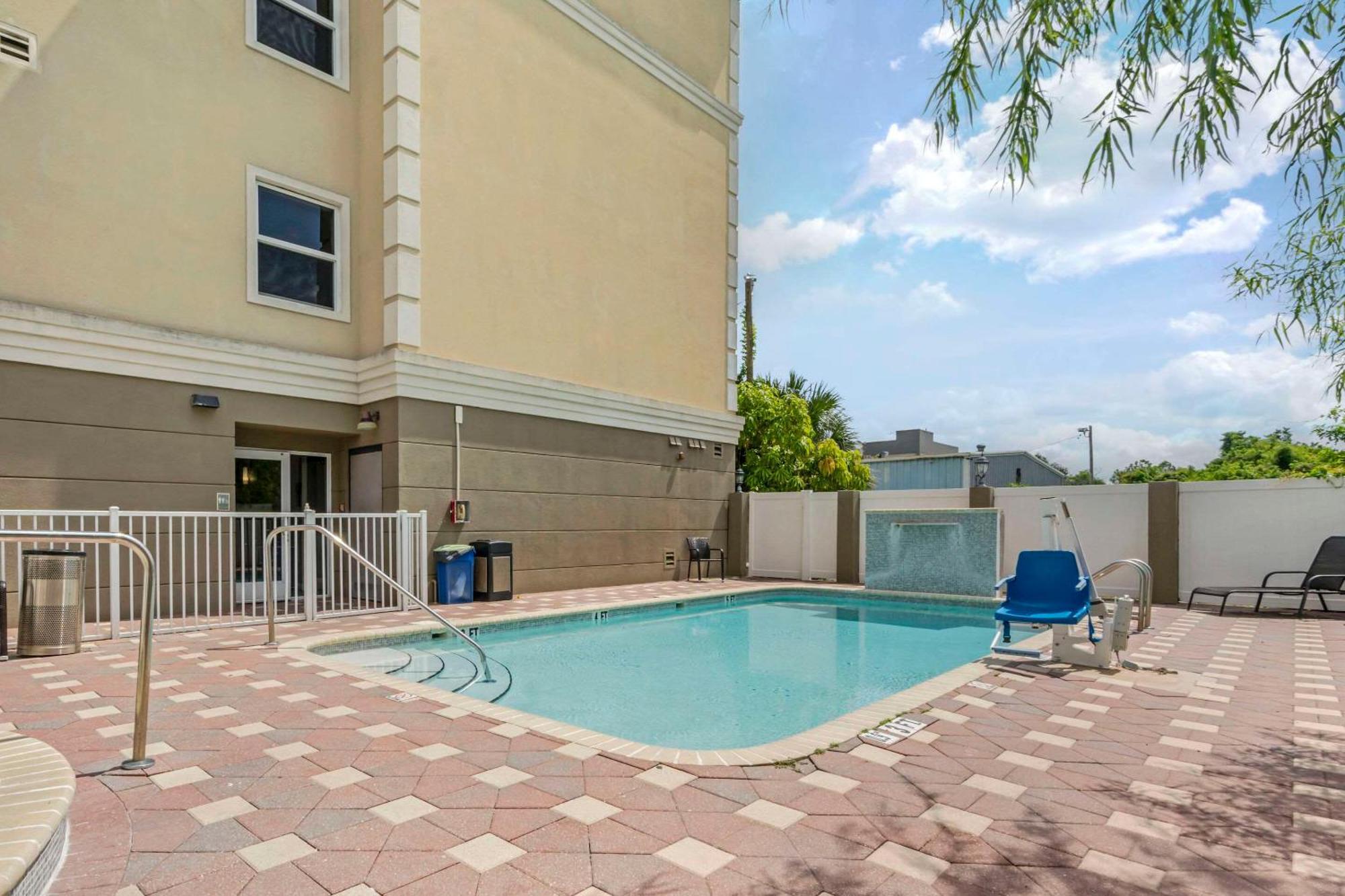 Country Inn & Suites By Radisson, Tampa Airport North, Fl Zewnętrze zdjęcie